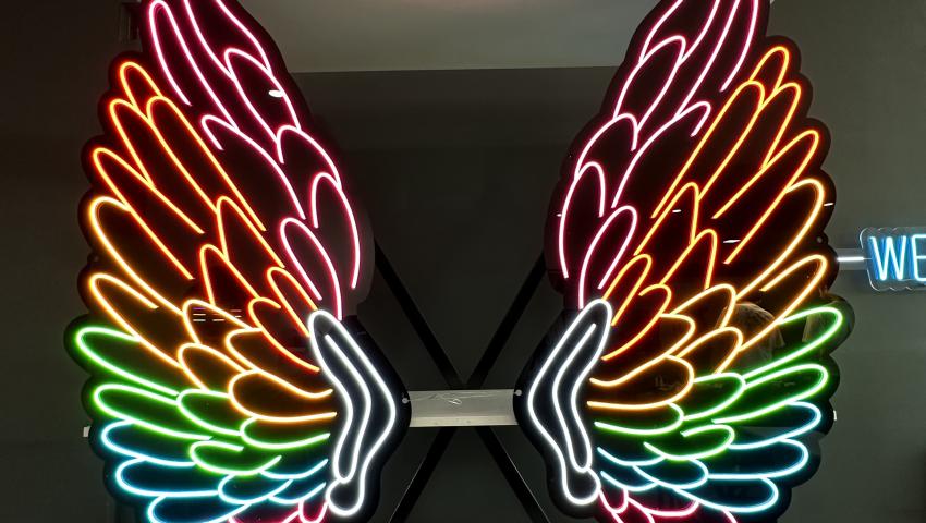 Neon Schilder & LED-Neon Schriftzüge – Kostenloser Entwurf & Preise